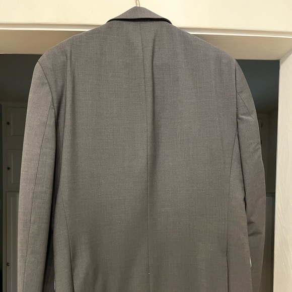 Bar III Men’s charcoal gray suit - Picture 3 of 8